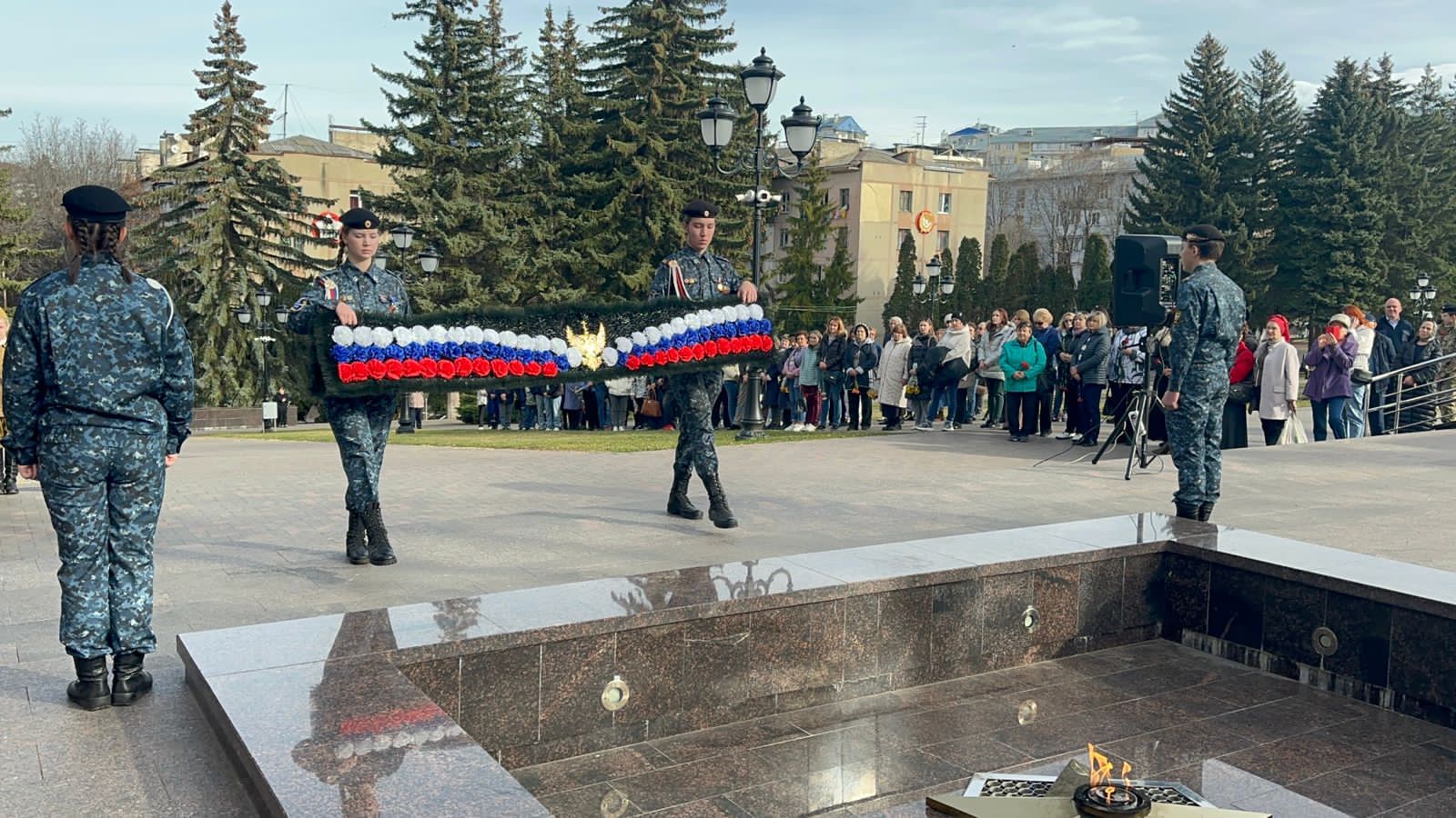 В Кисловодске в День неизвестного солдата почтили память погибших героев..